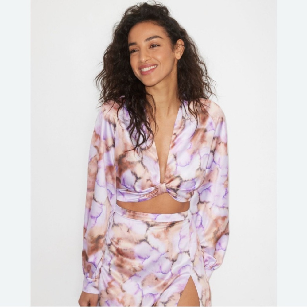 Dynamite Purple and Orange Crop Blouse with Plunge V-Neck Puff Sleeves